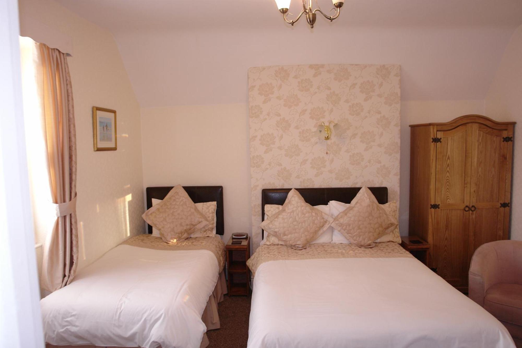 Cedar Bed & Breakfast Llandudno
