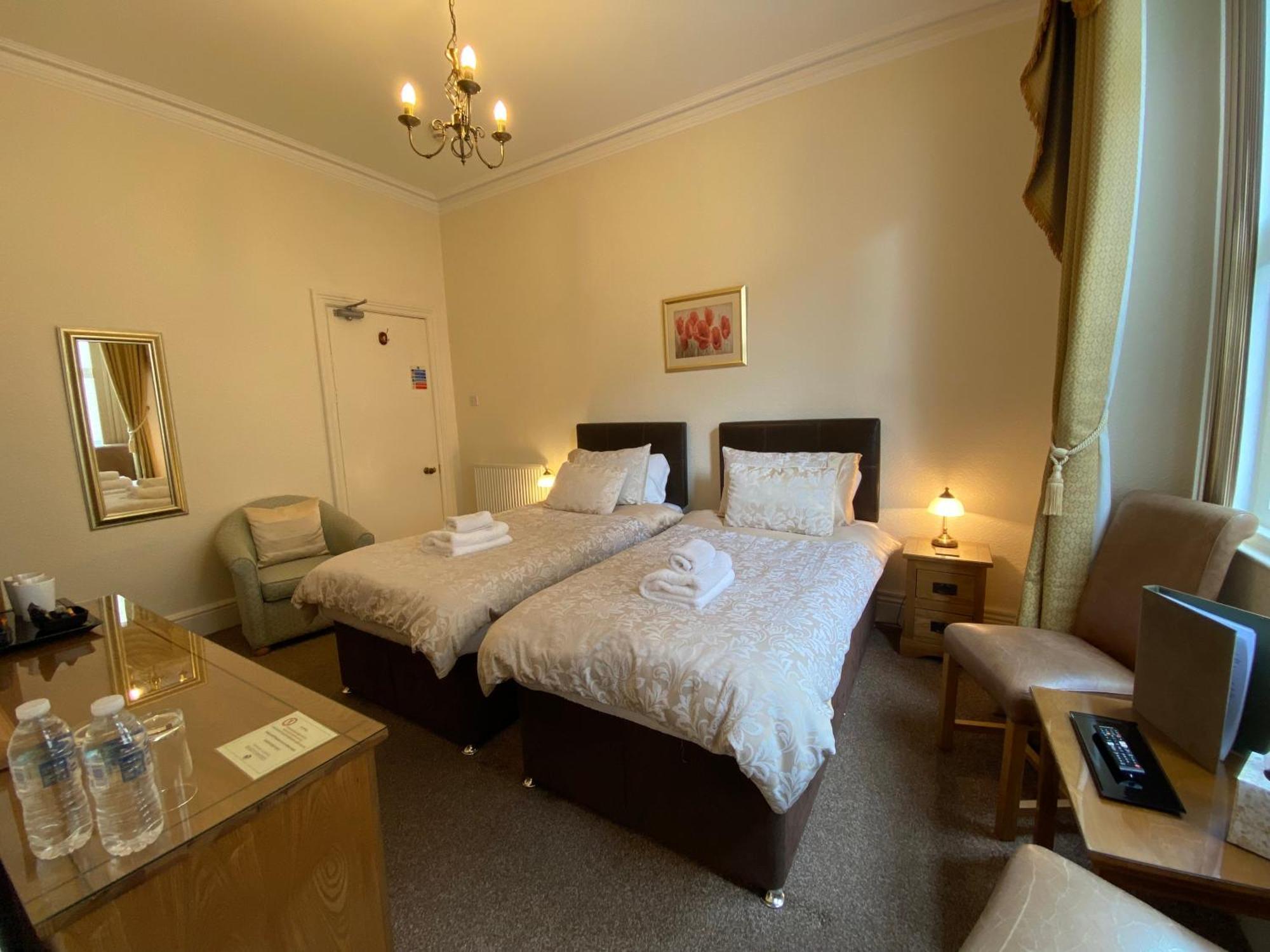 Cedar Bed & Breakfast 3*