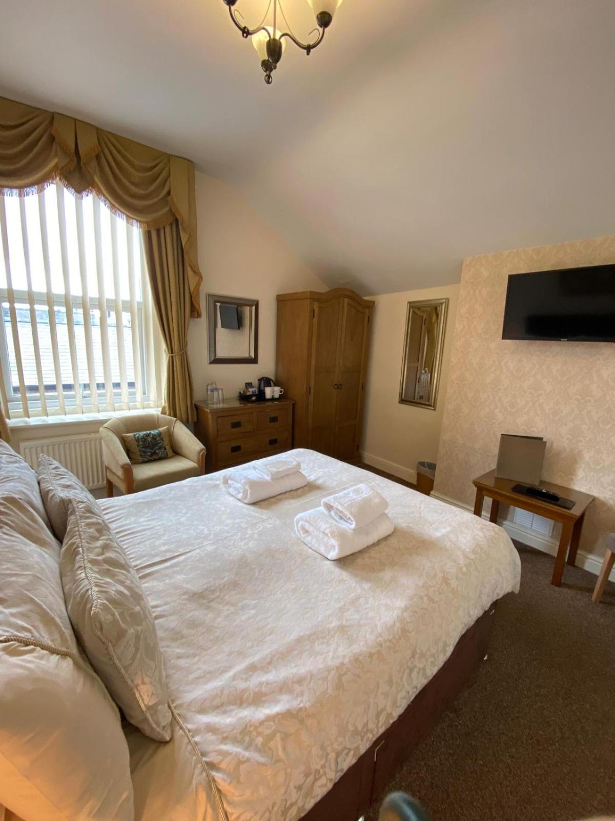 Bed & Breakfast Cedar